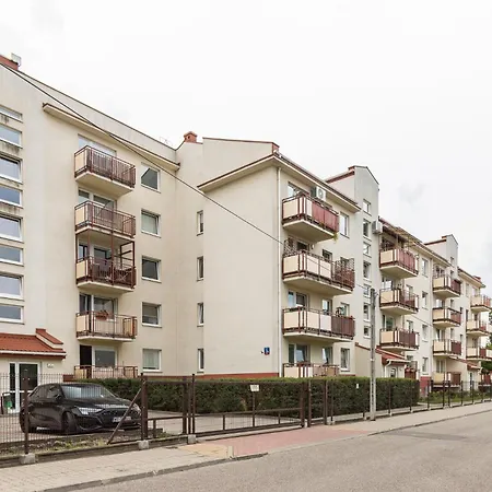 Superapart Pozarowa 3b, Parking 公寓 *