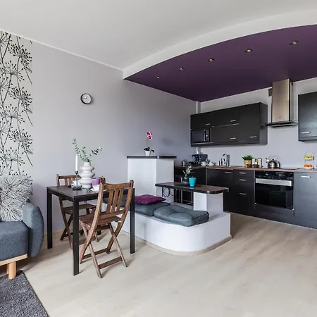 Superapart Pozarowa 3b, Parking