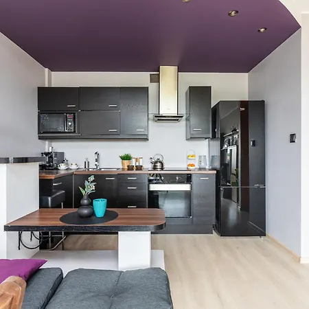 Superapart Pozarowa 3b, Parking